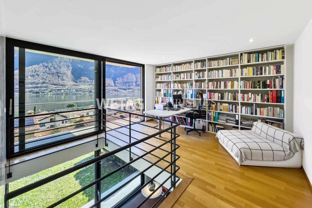 Lesezimmer mit Panoramaausblick
