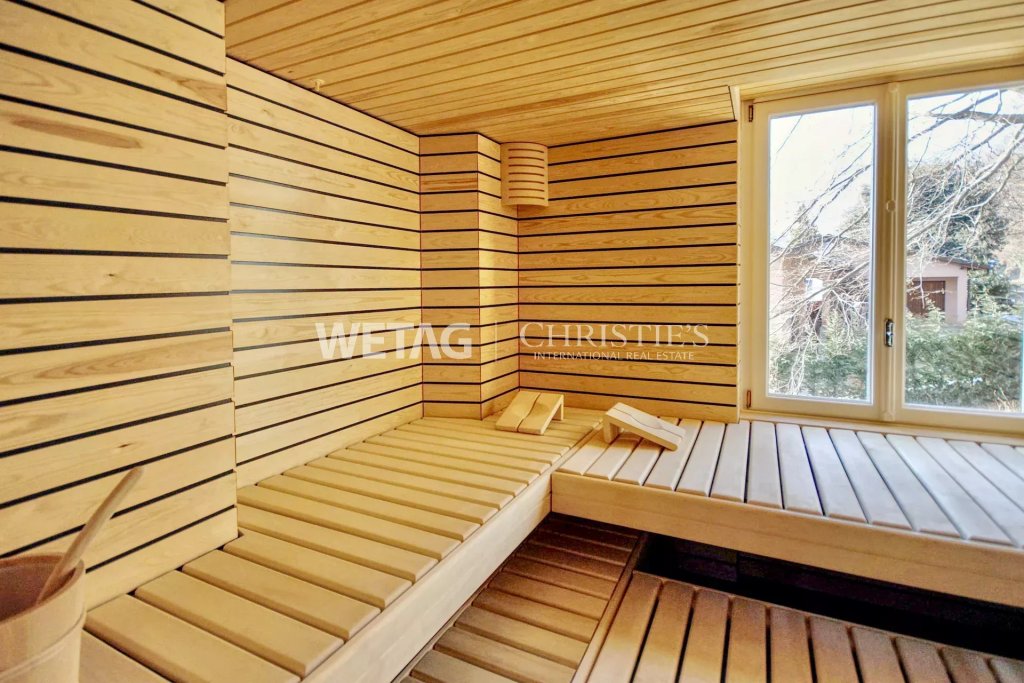 Sauna mit Holzausstattung