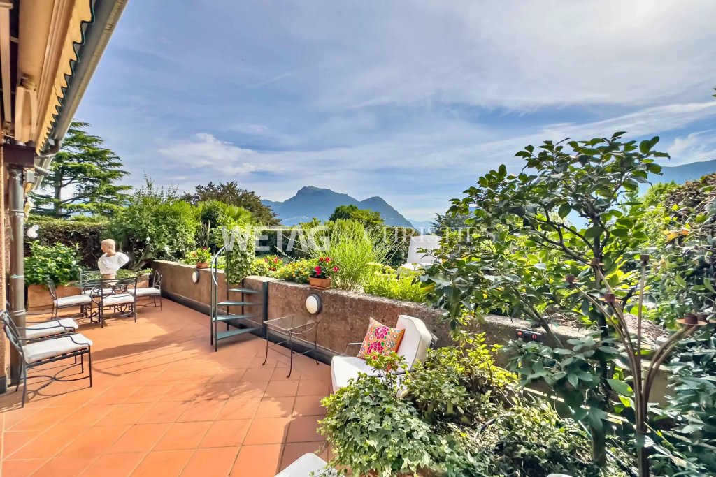 Terrasse mit Bergblick
