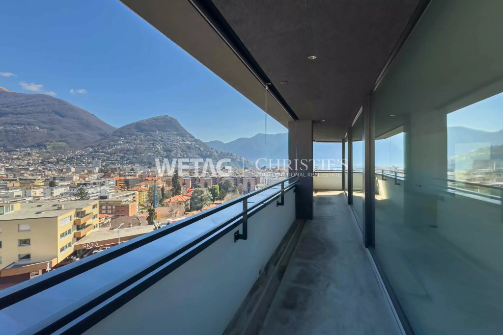 Balkon mit Bergblick