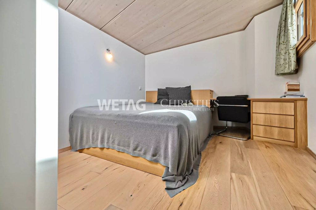 Schlafzimmer mit Dachschräge