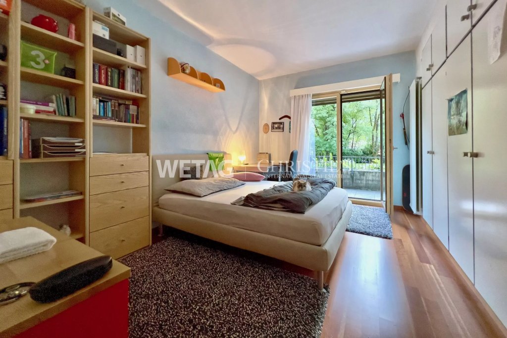 Schlafzimmer mit Balkonzugang