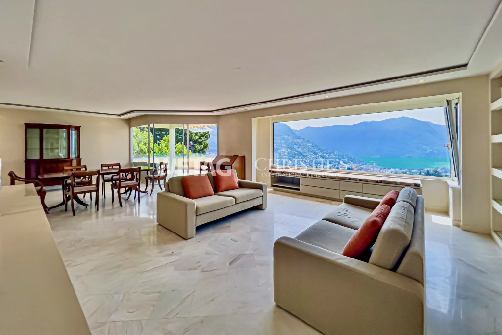 Wohnzimmer mit Panoramablick