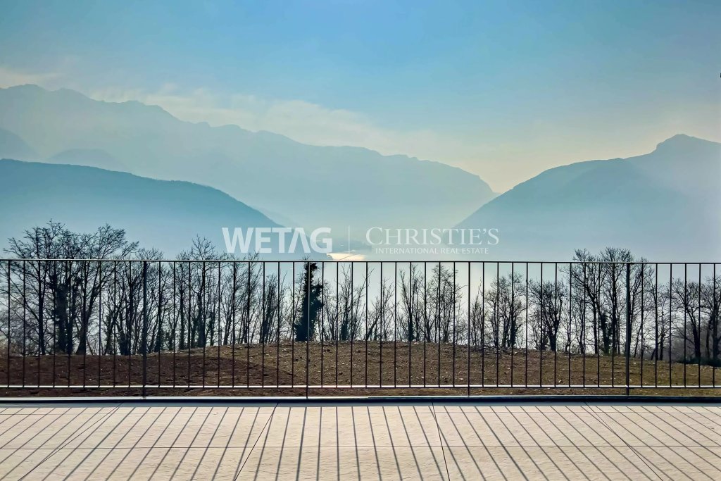 Terrasse mit Bergblick