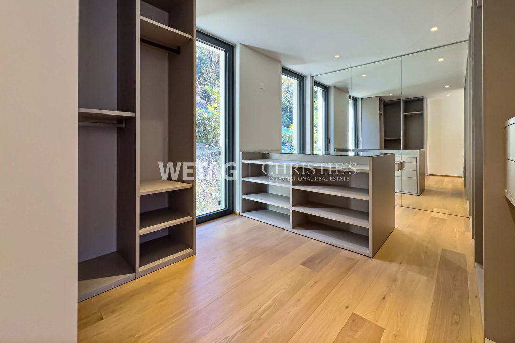 Ankleidezimmer mit Einbauschränken