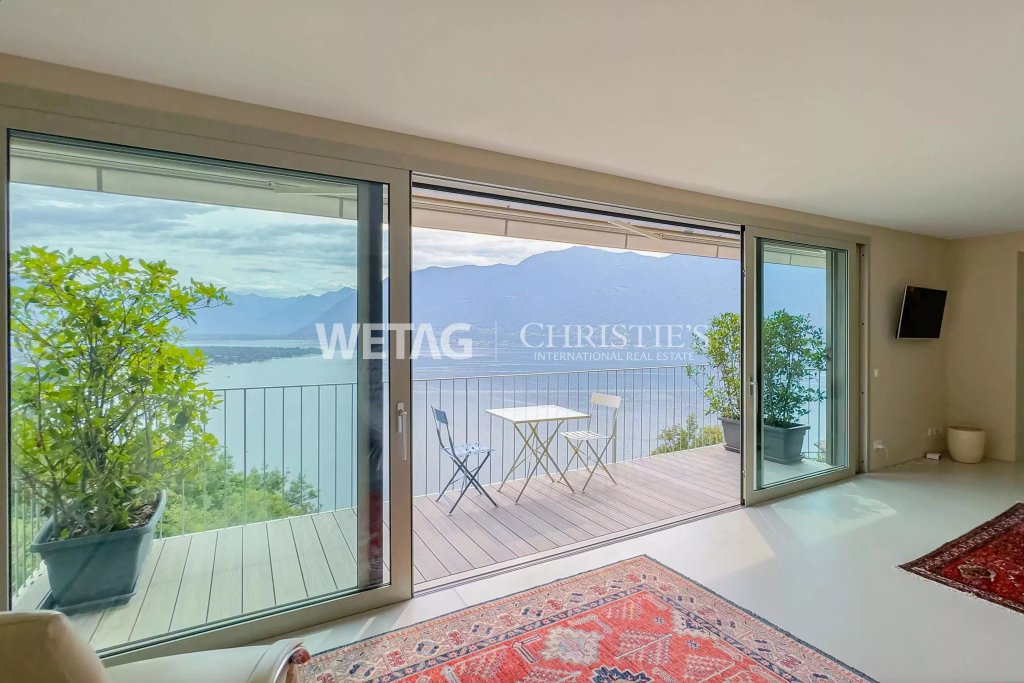 Wohnraum mit Seeblick und Terrasse