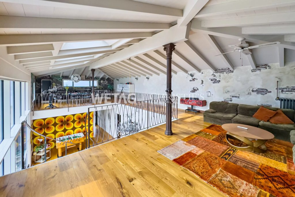 Großzügiger Loft-Wohnbereich mit Galerie