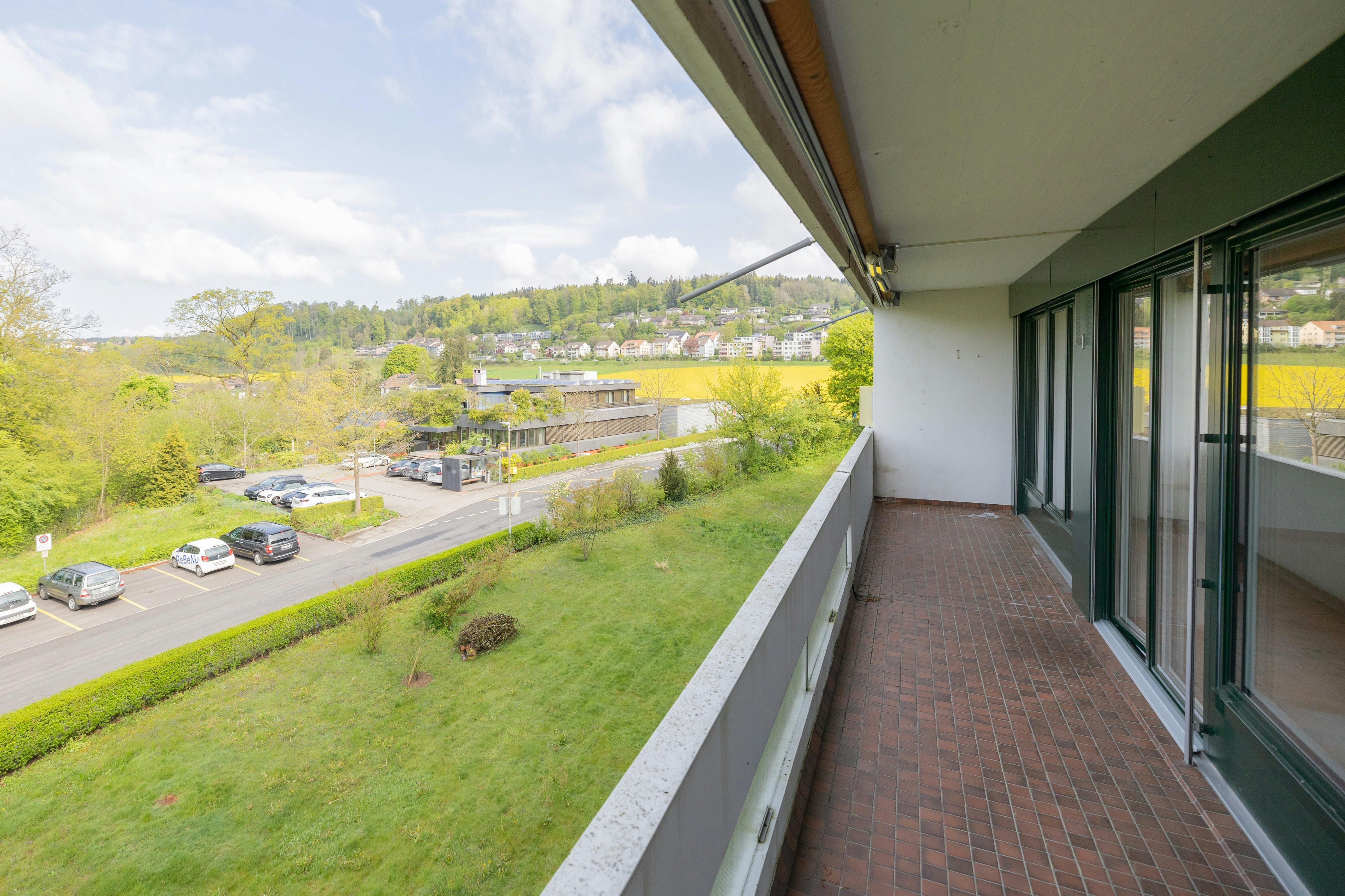 Balkon mit Grünblick
