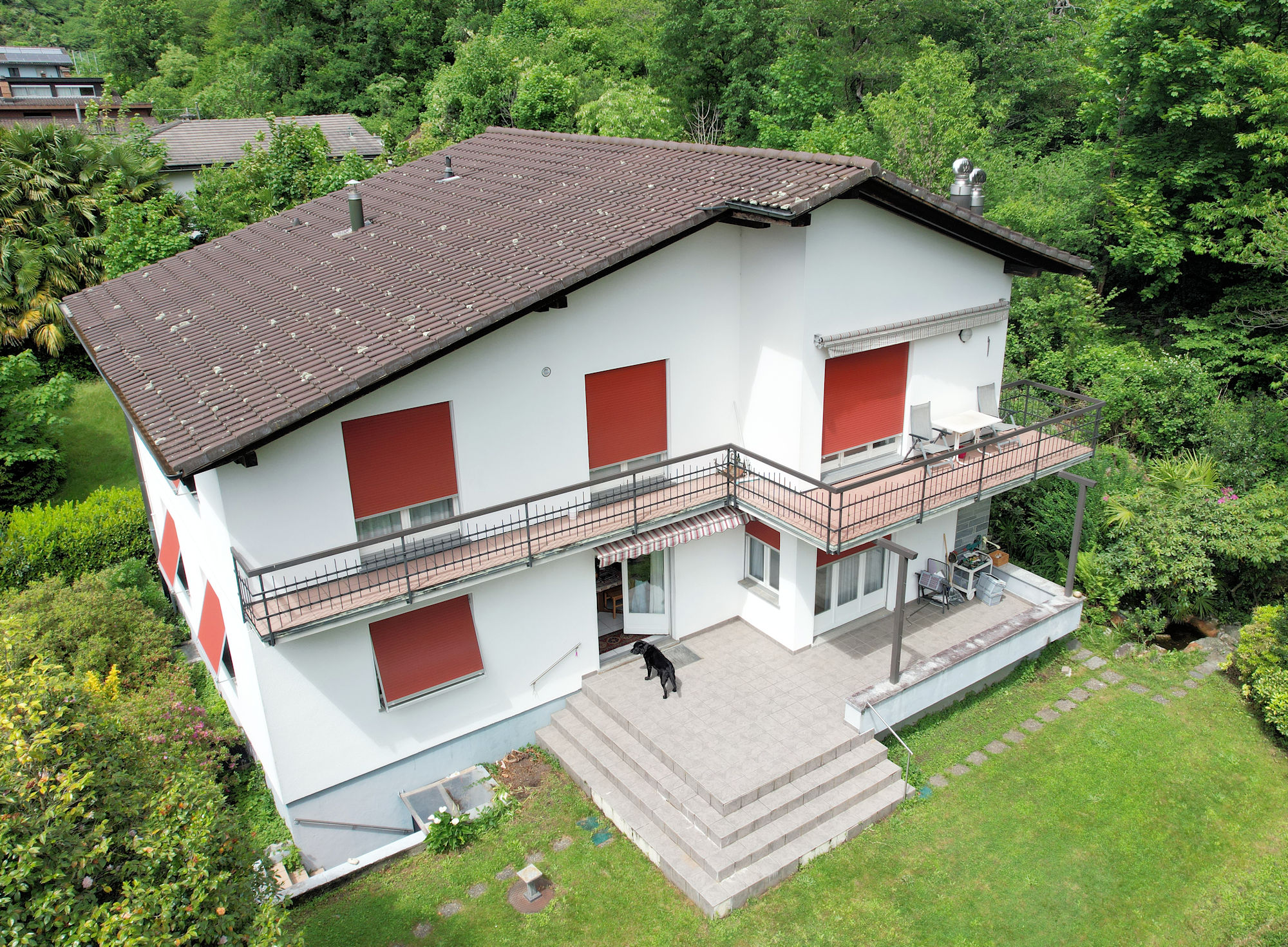 Haus mit Garten und Terrasse