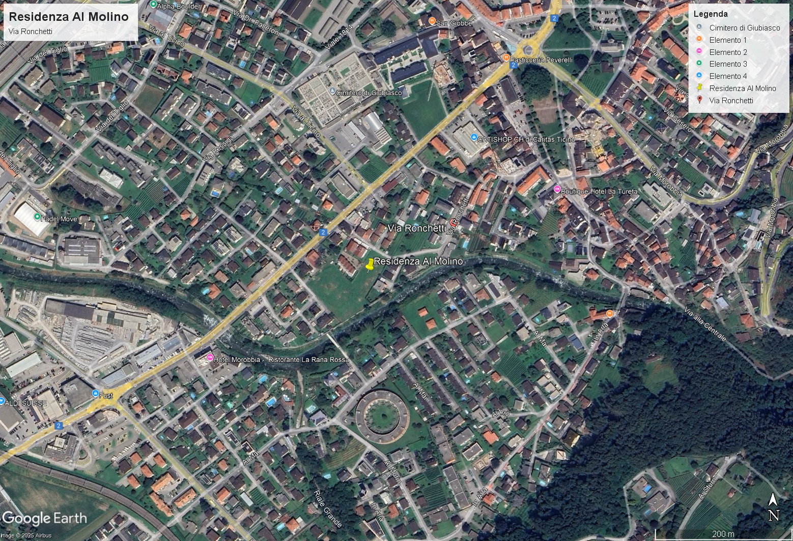Satellitenansicht eines Wohngebiets mit markiertem Objekt