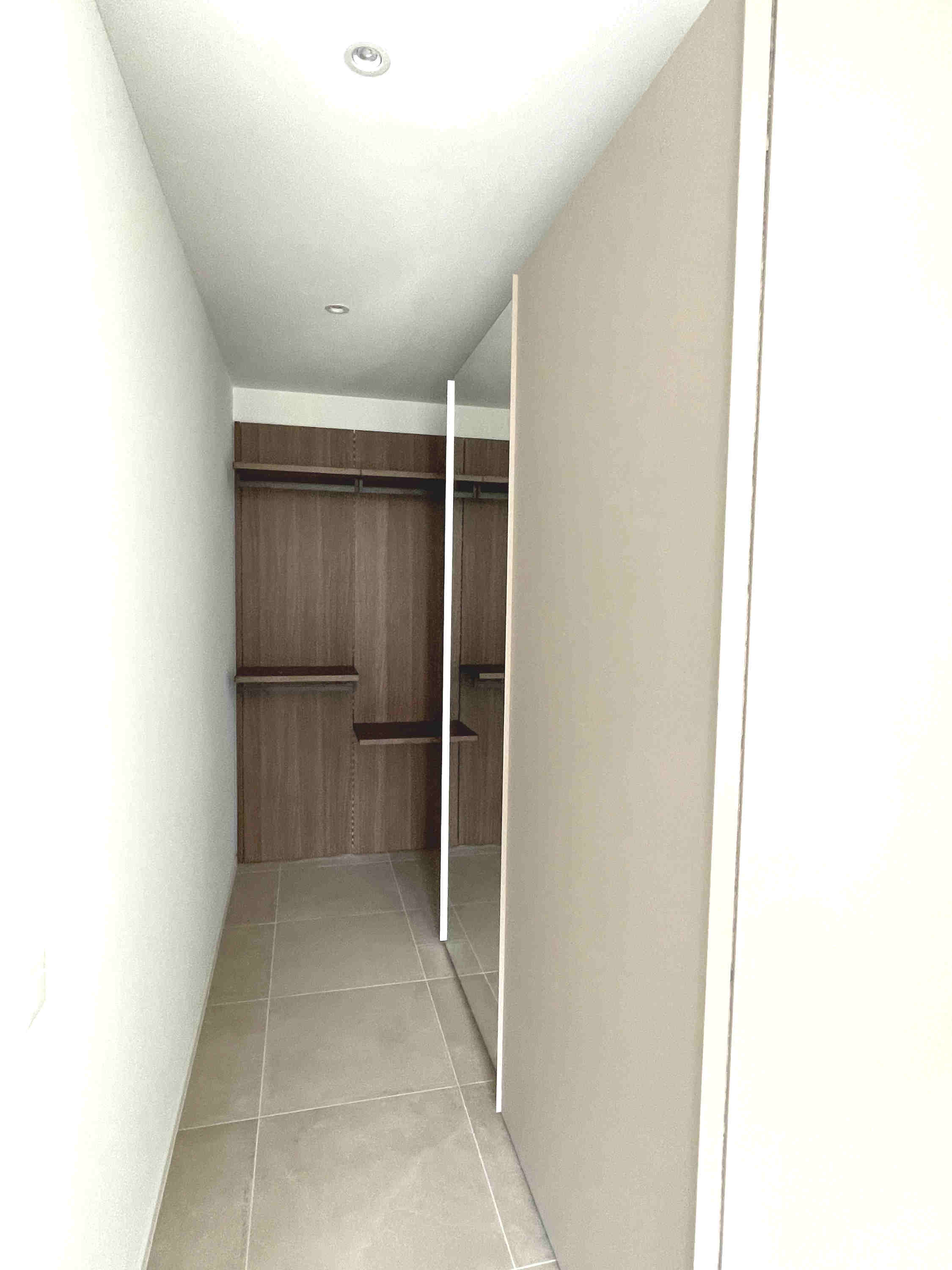 Ankleidegang mit Einbauschrank