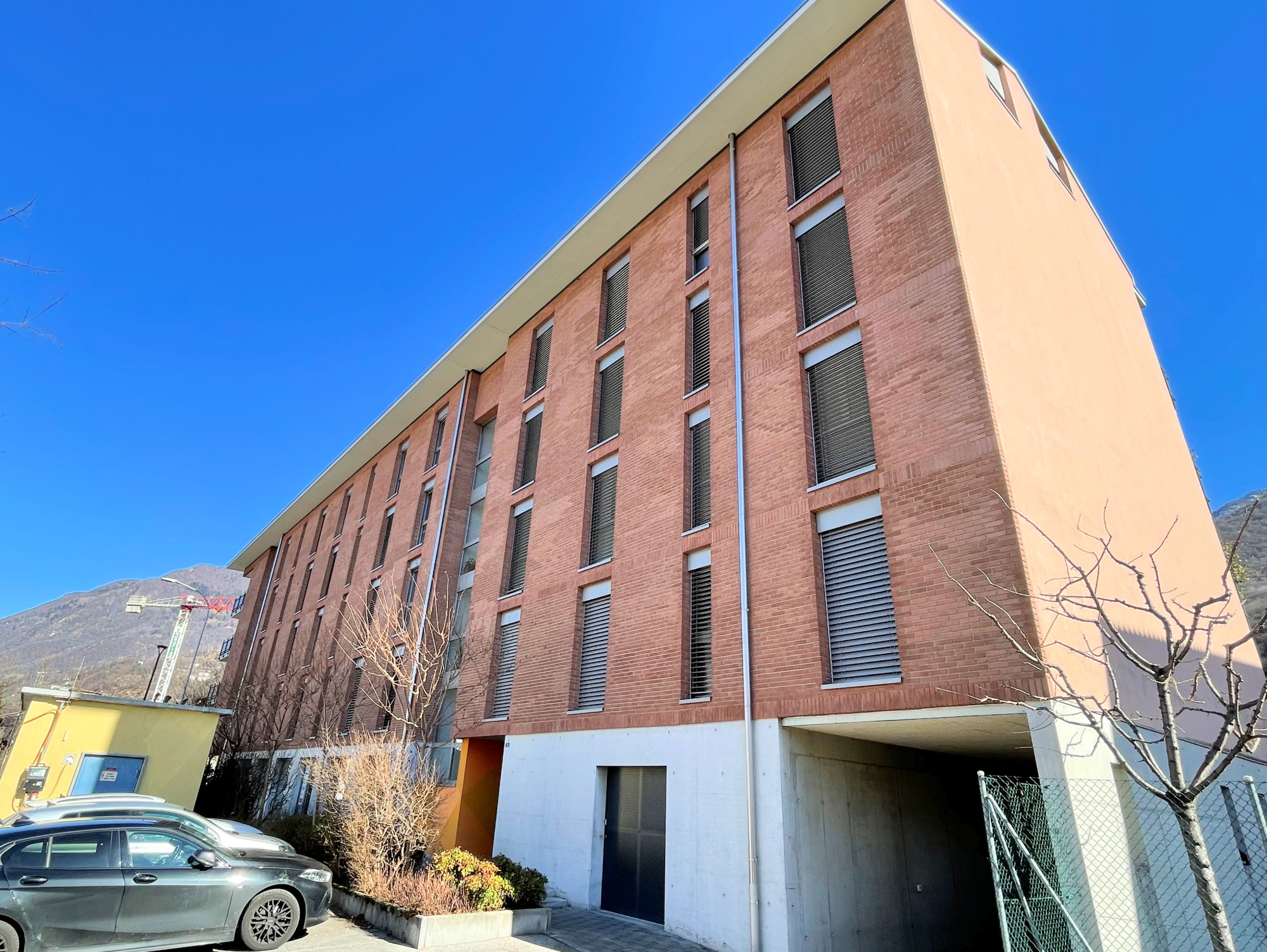 Mehrfamilienhaus mit Backsteinfassade