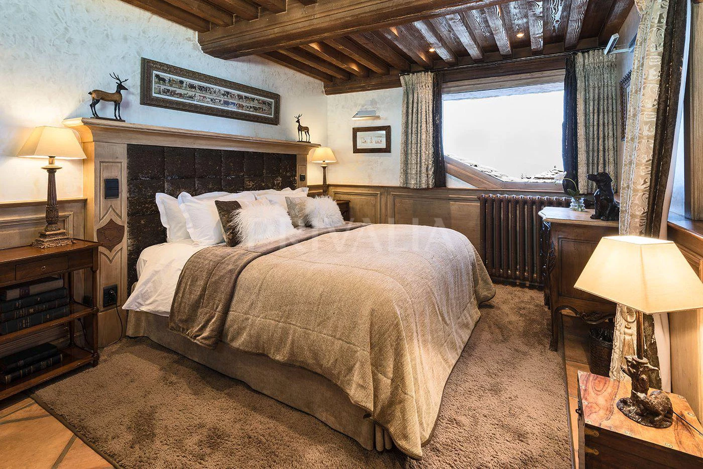Gemütliches Schlafzimmer im Alpenstil