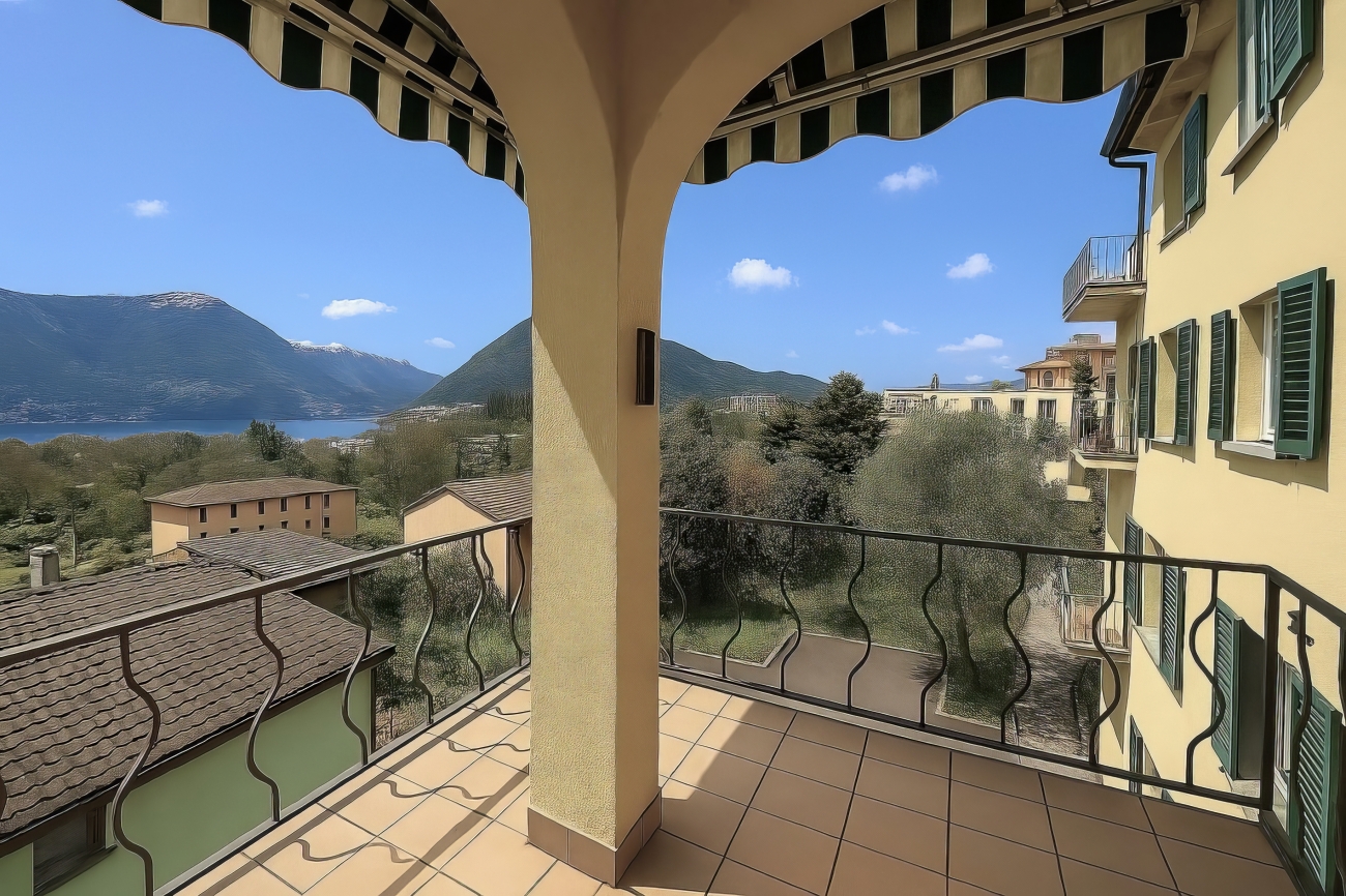 Balkon mit Seeblick