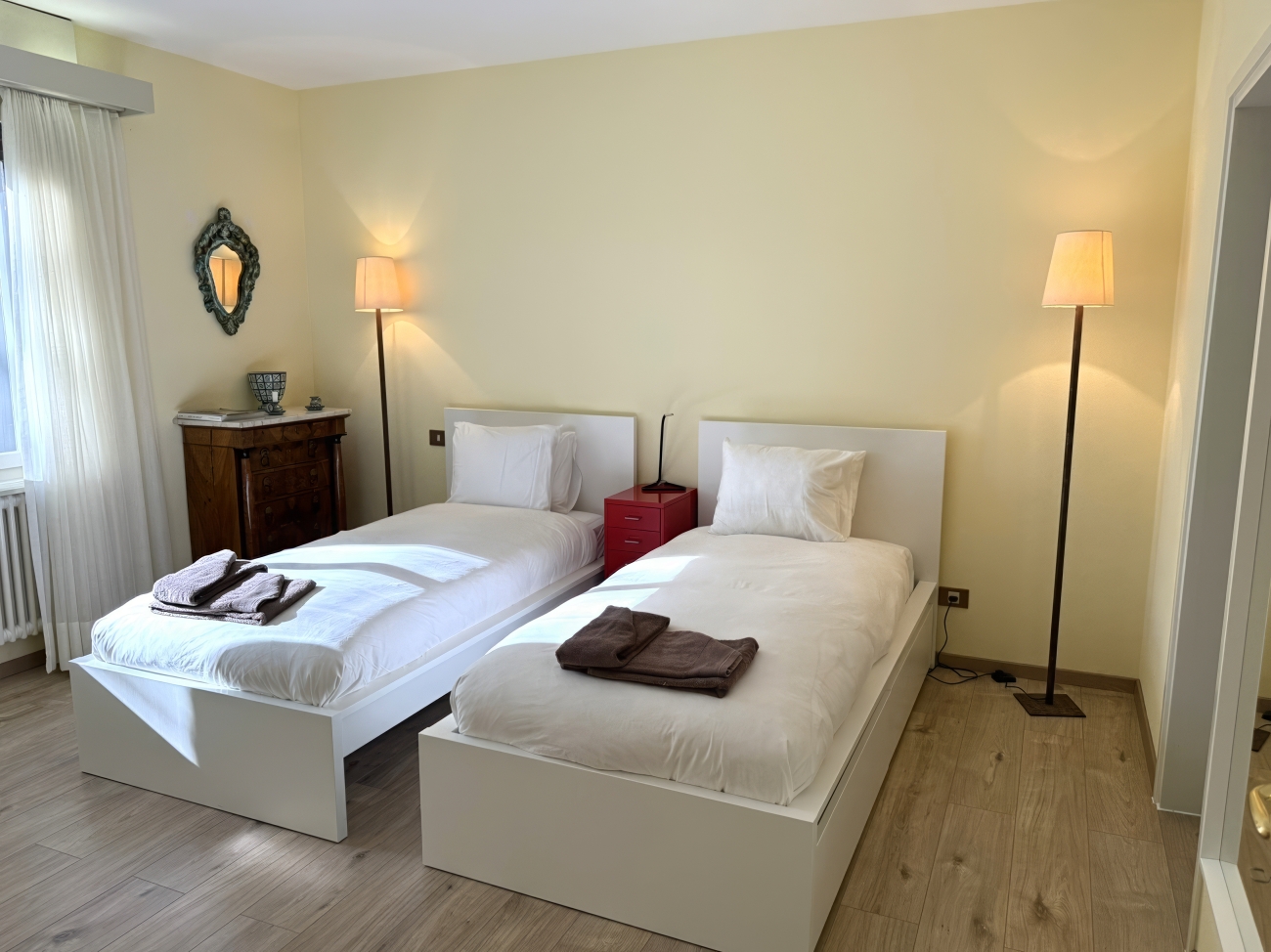 Doppelzimmer mit zwei Einzelbetten