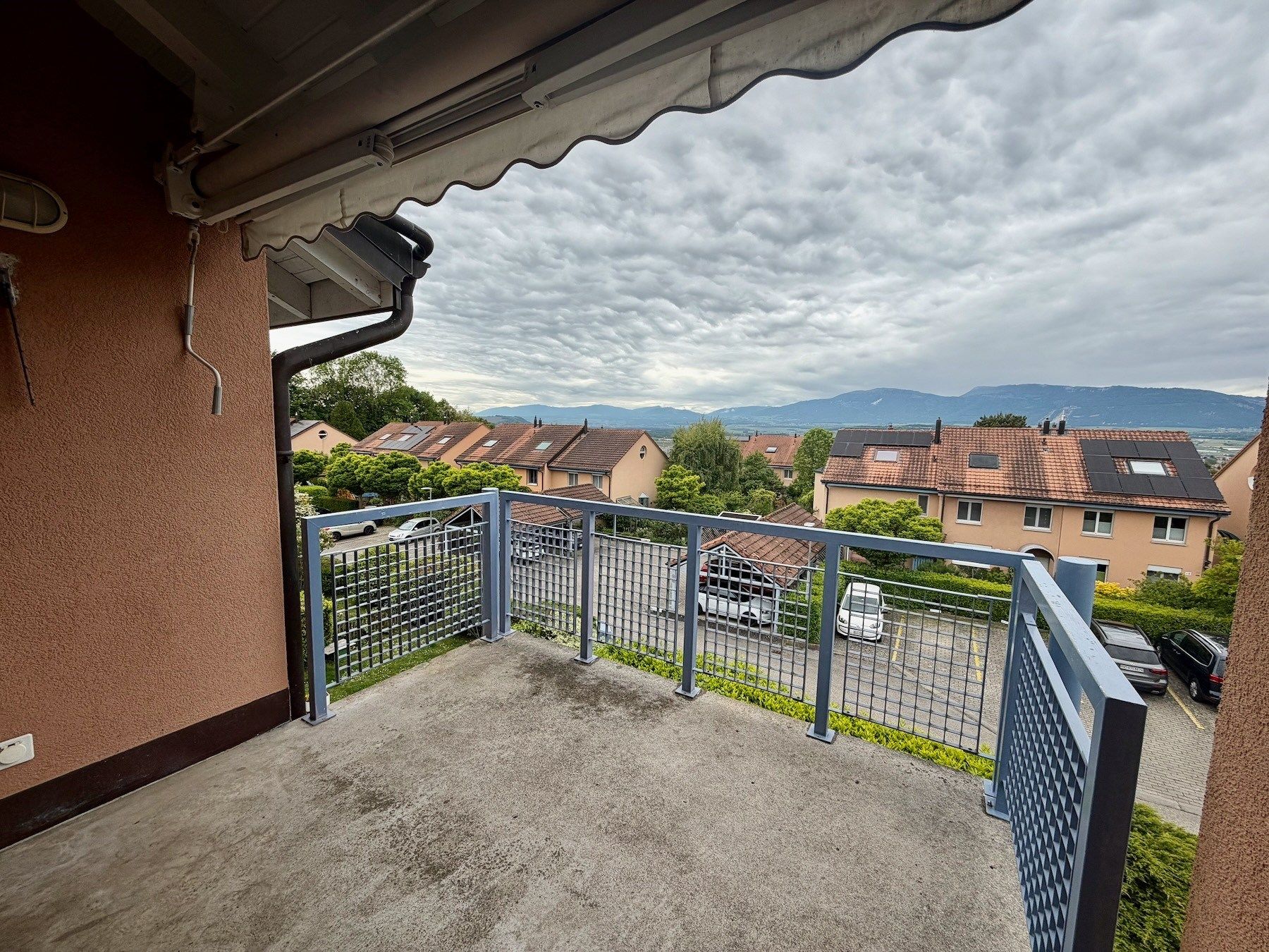 Balkon mit weitem Ausblick
