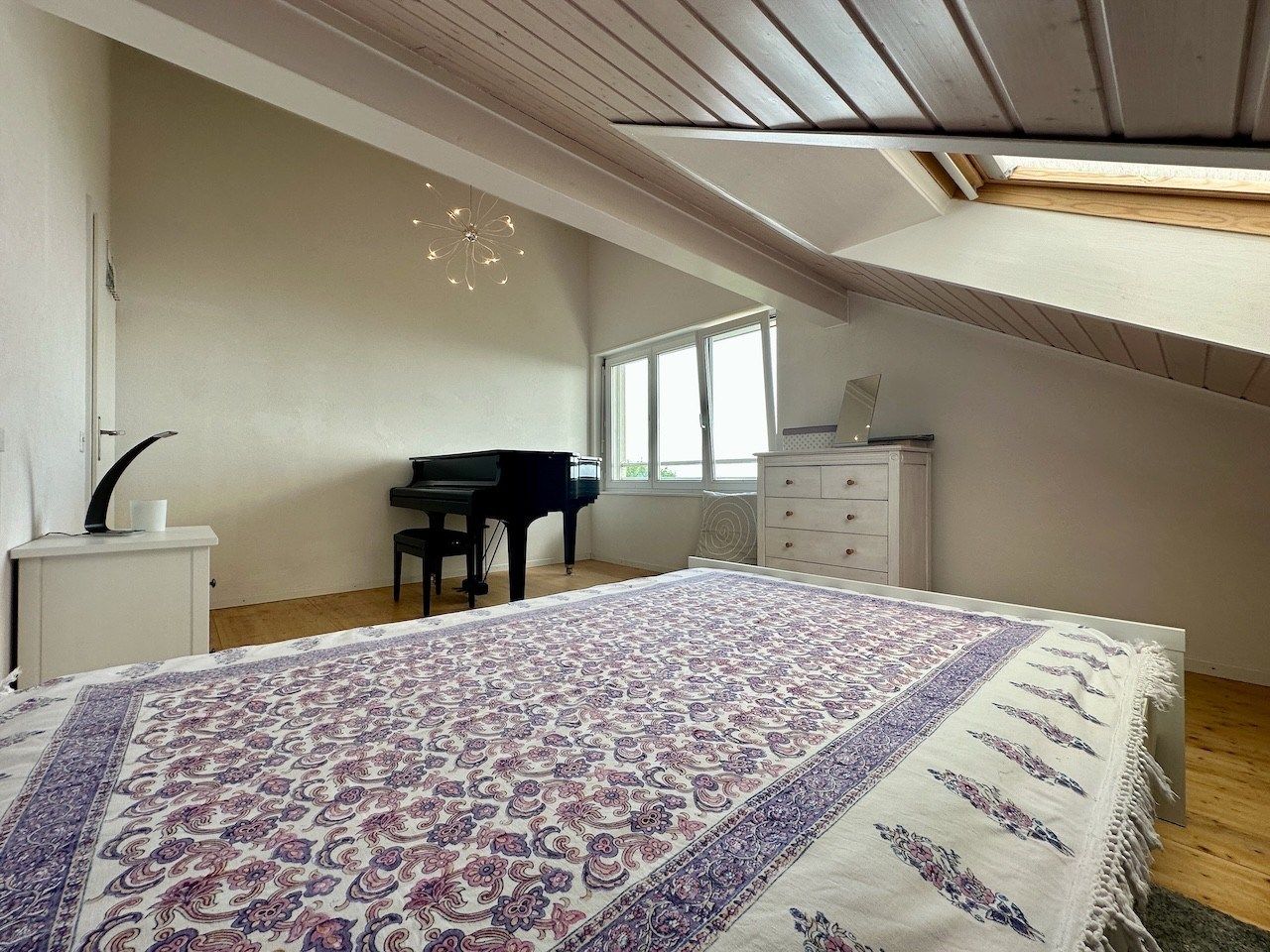 Ausgebautes Schlafzimmer im Dachgeschoss