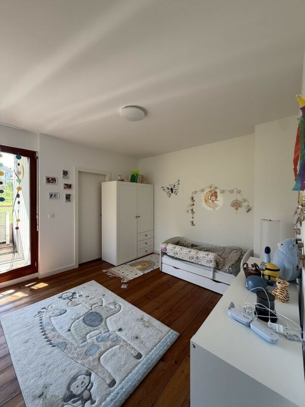 Kinderzimmer mit Tageslicht