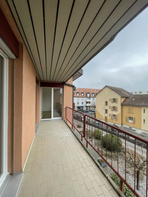 Balkon mit Blick auf die Nachbarschaft