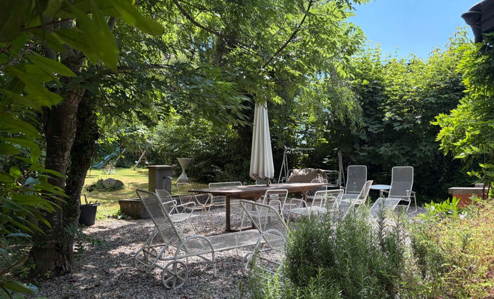 Garten mit Sitzgruppe