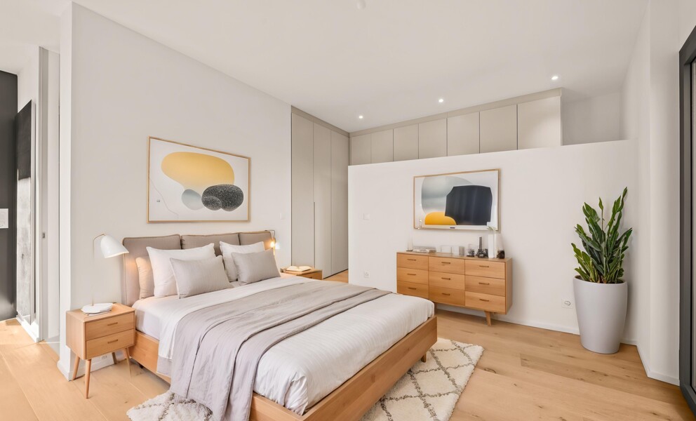 Modernes Schlafzimmer mit Holzdetails