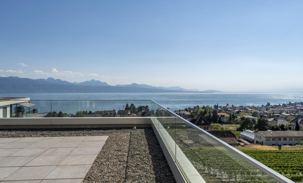 Seeterrasse mit Panoramablick