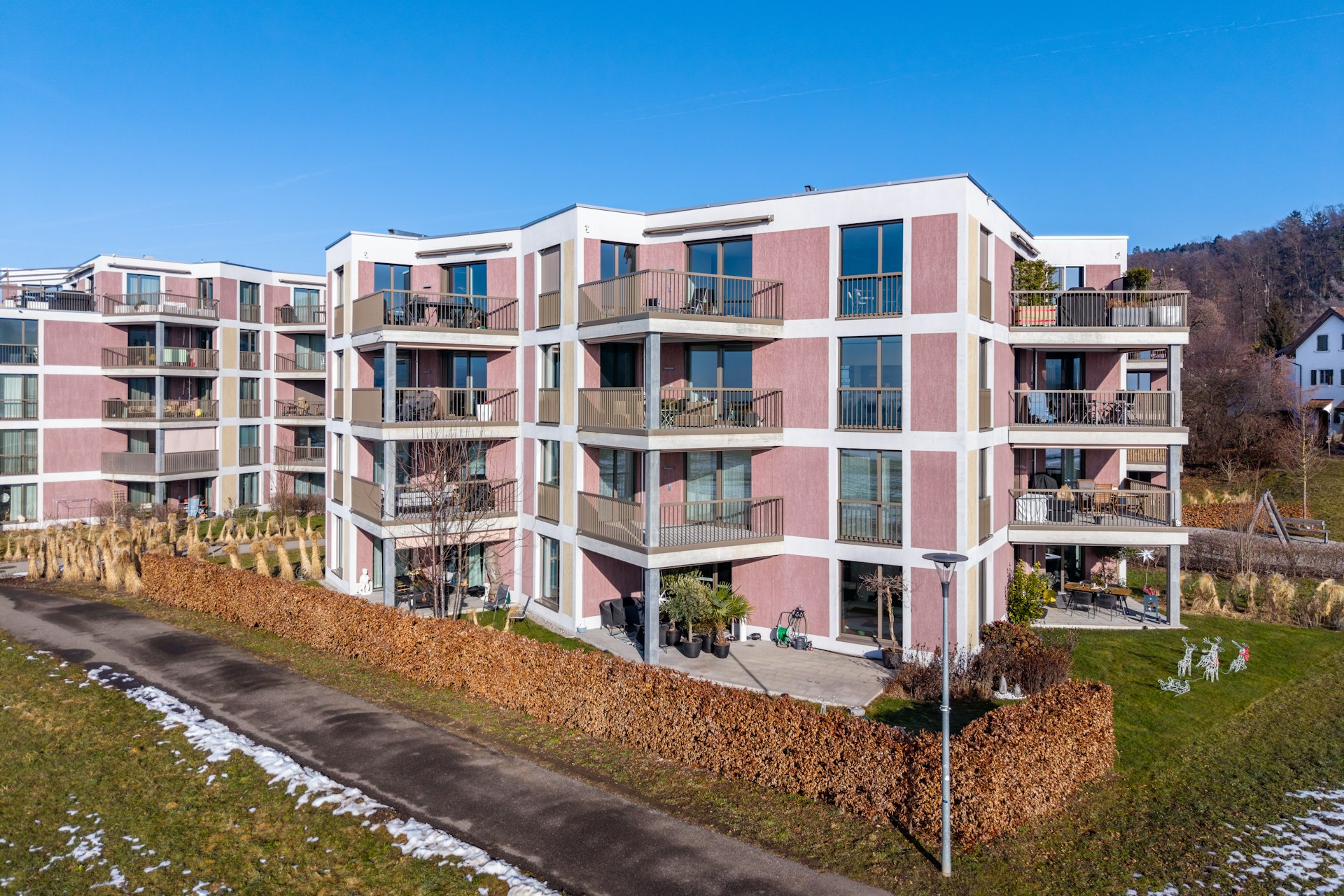 Moderne Wohnanlage mit Balkonen