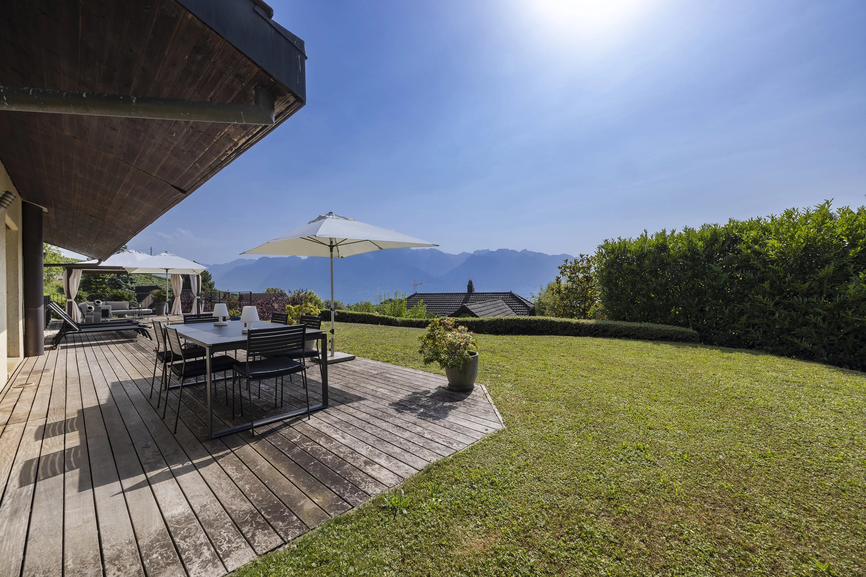 Terrasse mit Bergblick