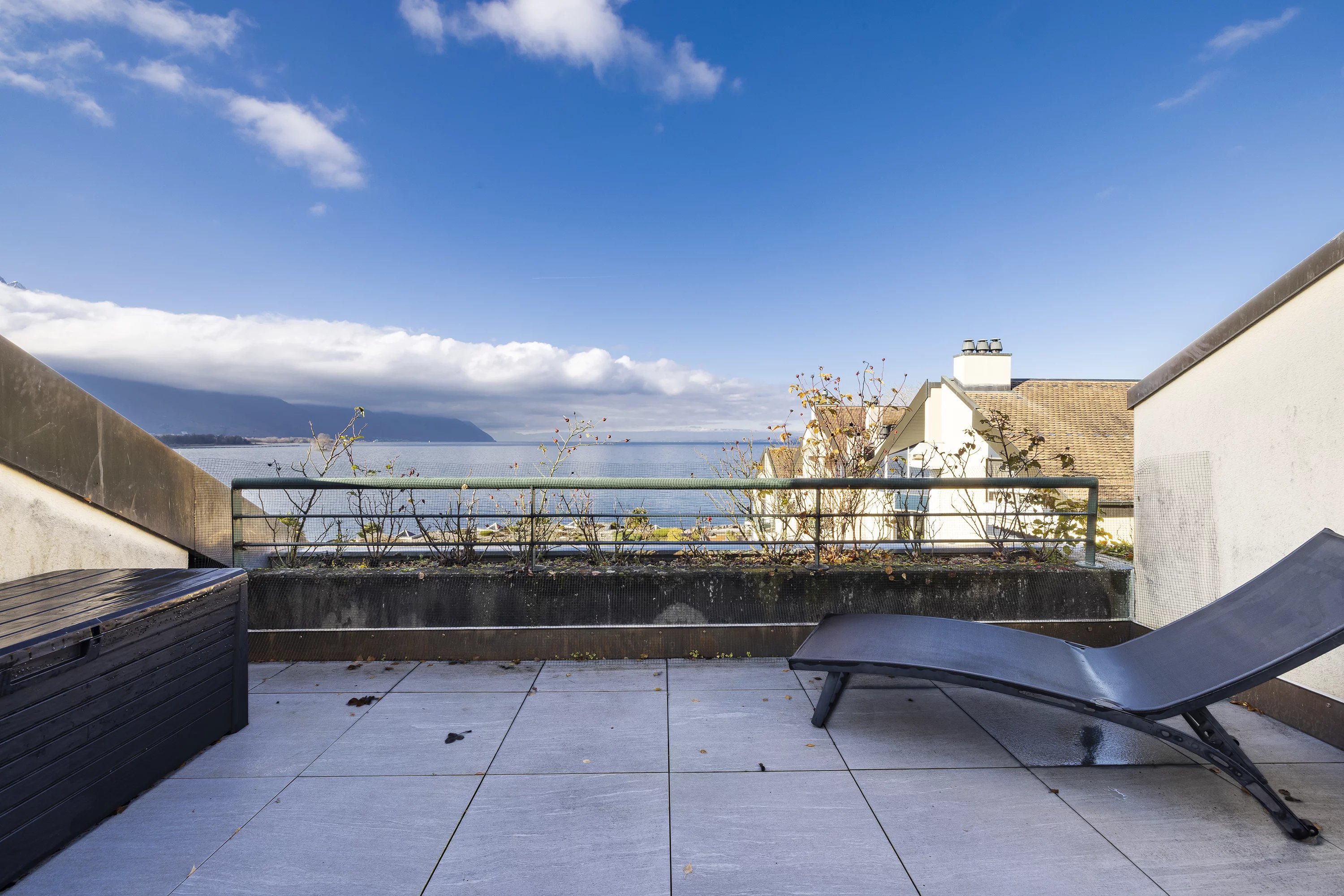 Dachterrasse mit Seeblick