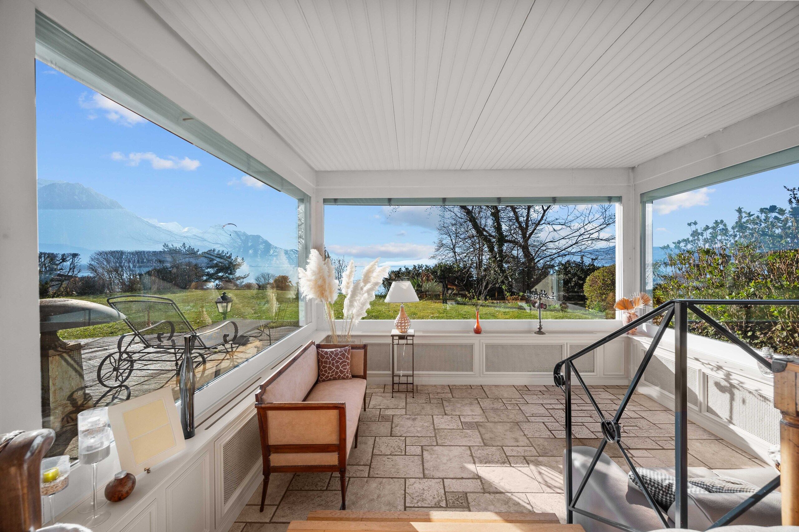 Verglaster Wintergarten mit Panoramablick