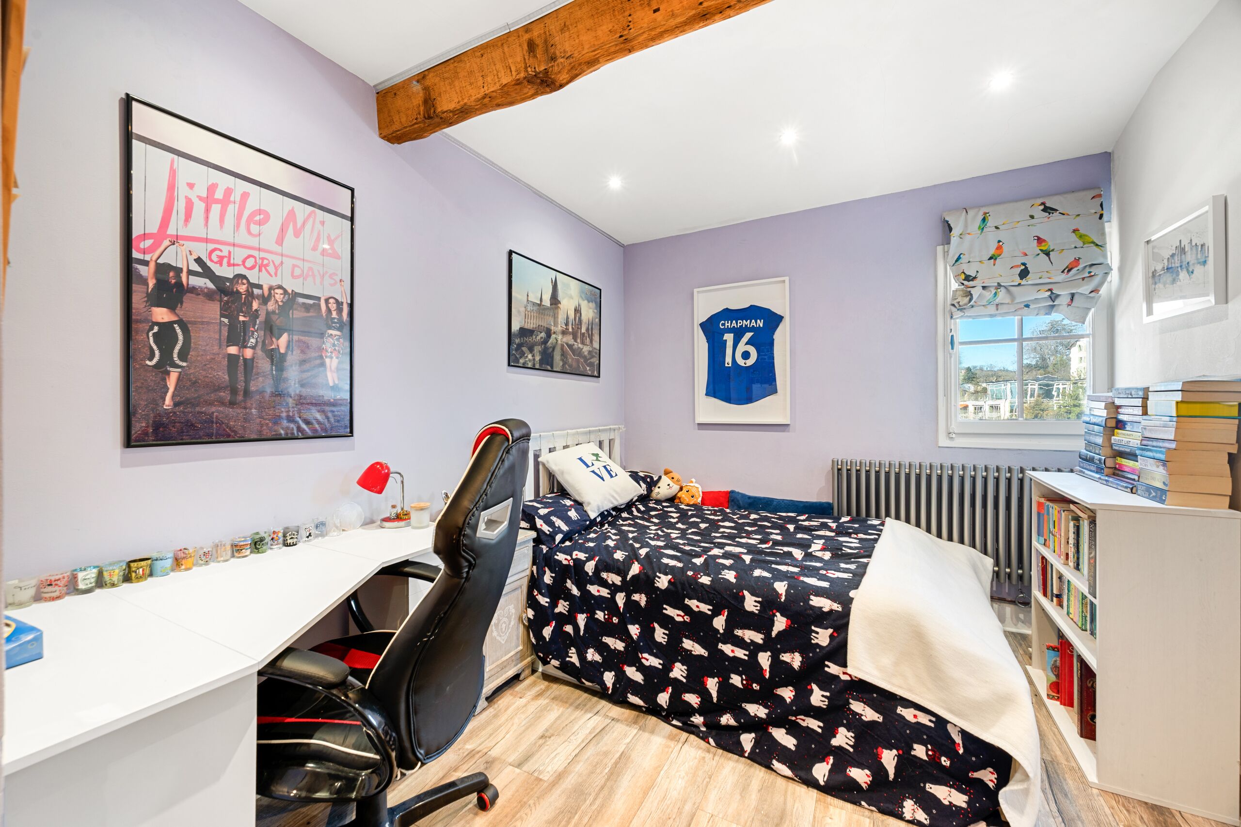 Kinder-/Jugendzimmer mit Arbeitsplatz