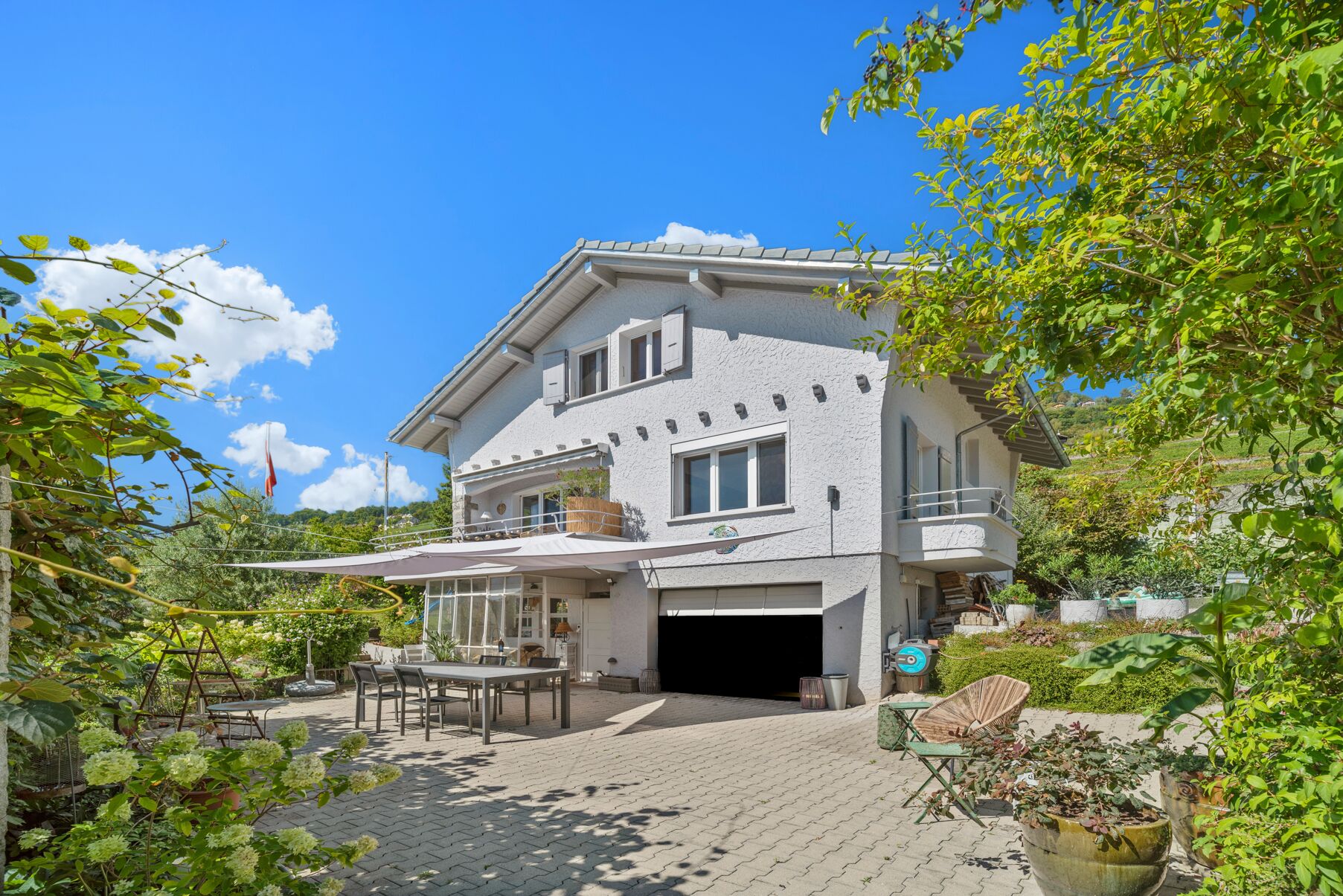 Einfamilienhaus mit Garten und Terrasse