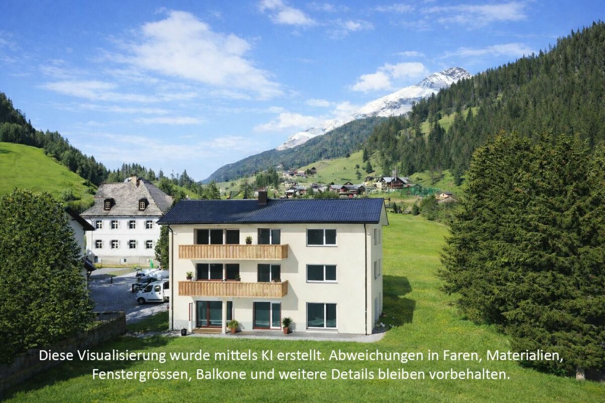Berghaus mit Balkon und Alpenpanorama