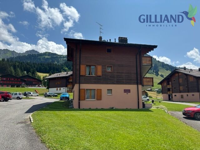 Außenansicht eines Alpenwohnhauses