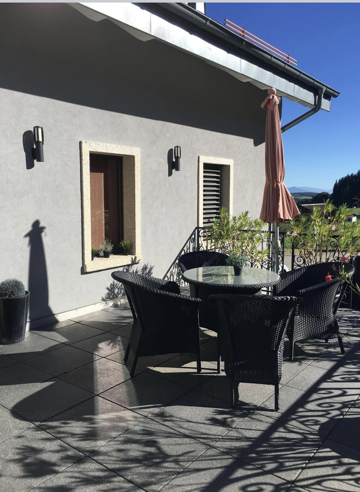 Terrasse mit Sitzgruppe