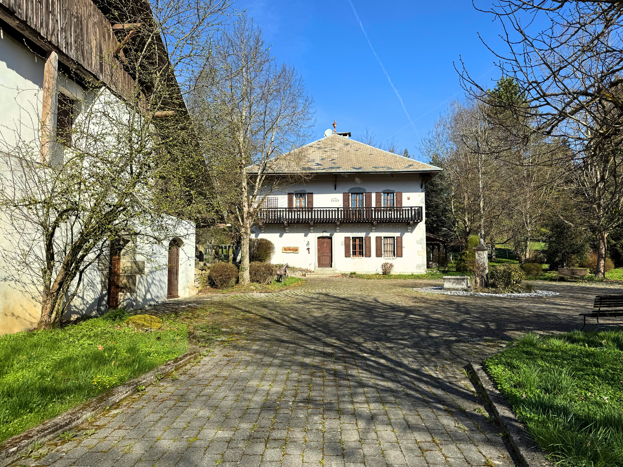 Historisches Wohnhaus mit Innenhof und Garten