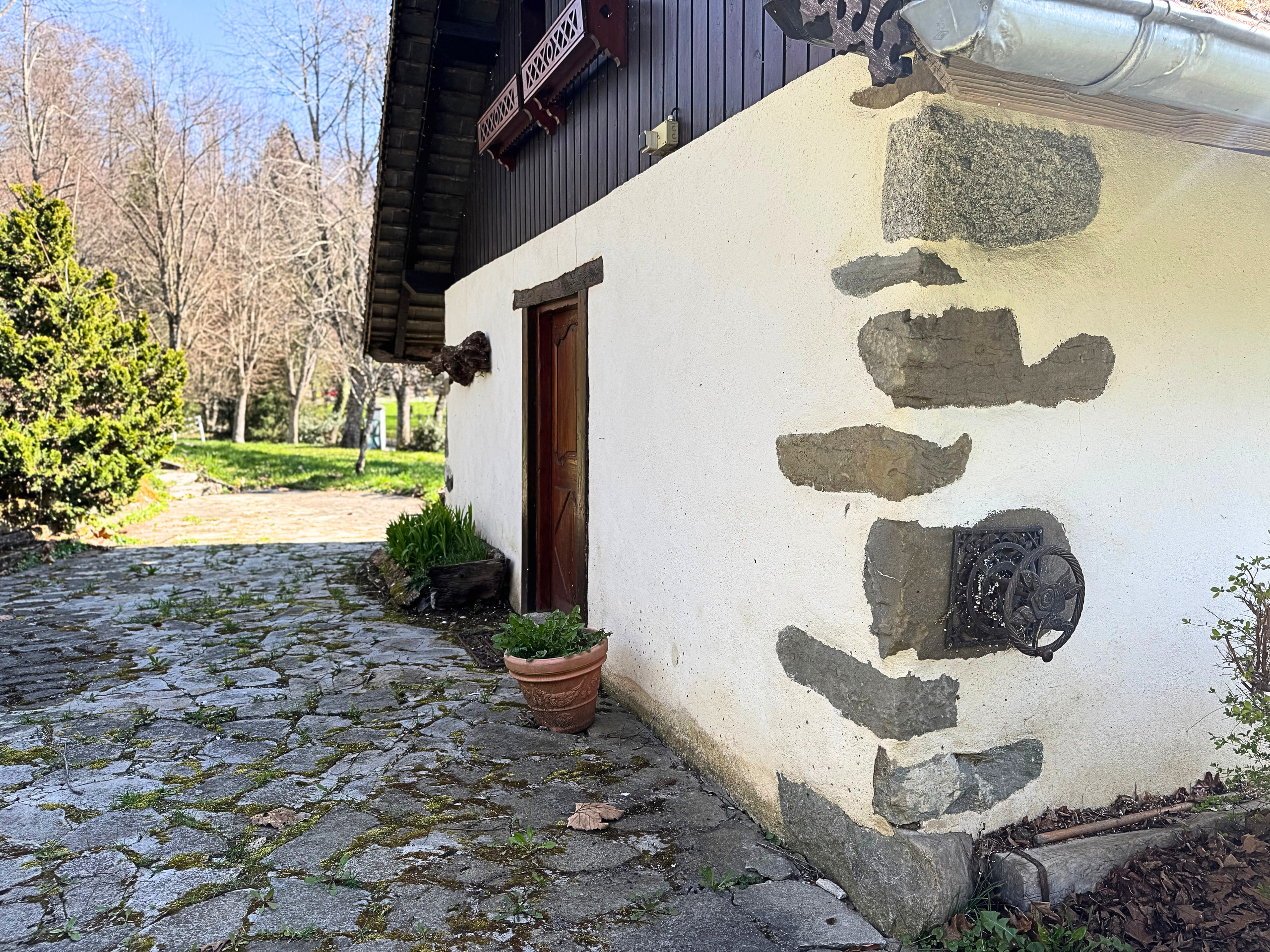 Historische Außenansicht eines Gebäudes