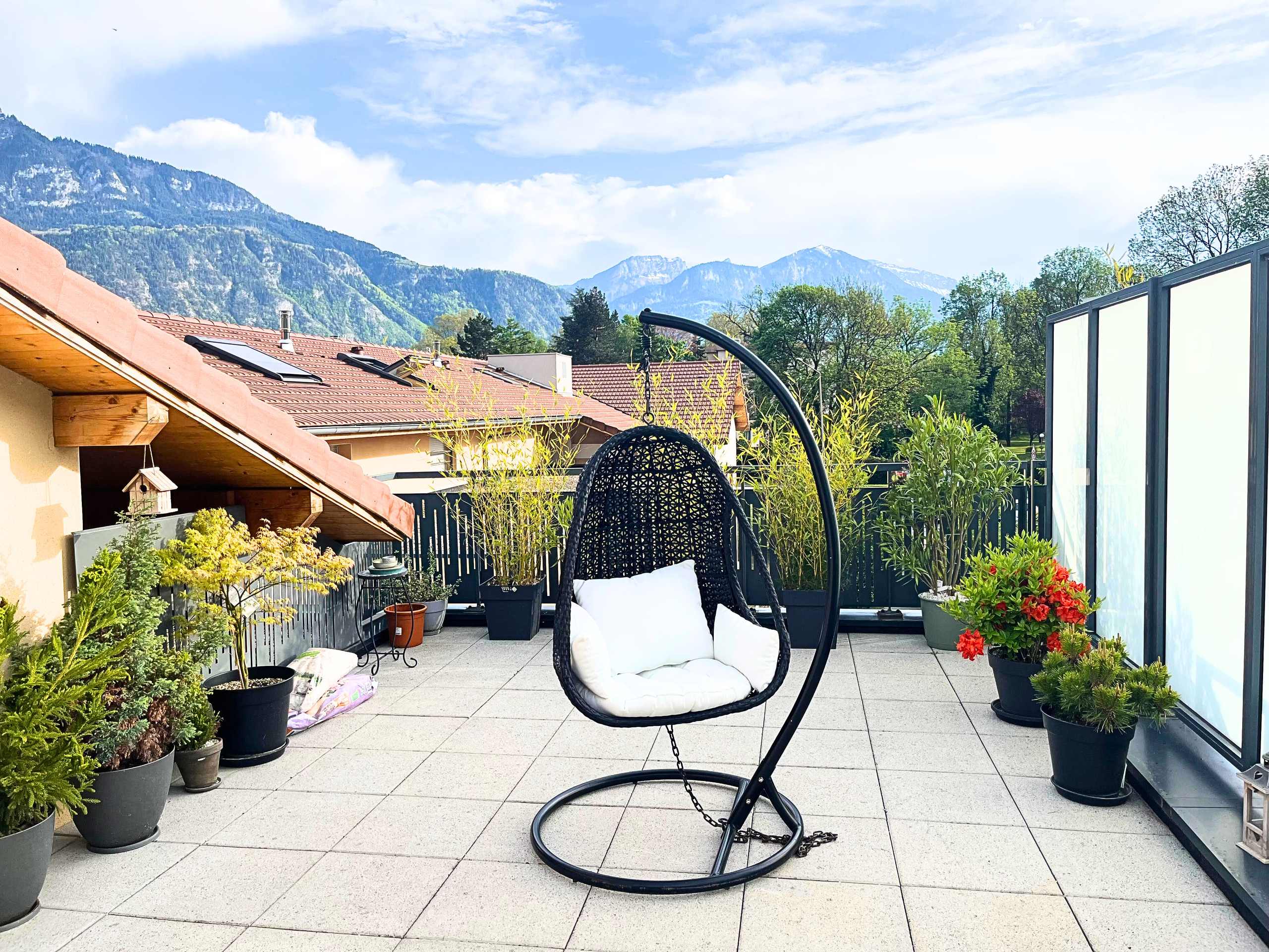 Dachterrasse mit Bergblick
