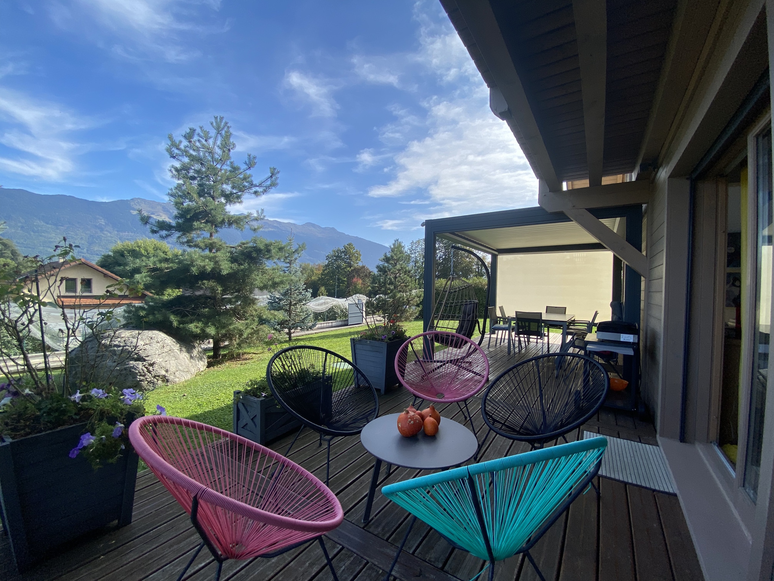 Terrasse mit Bergblick