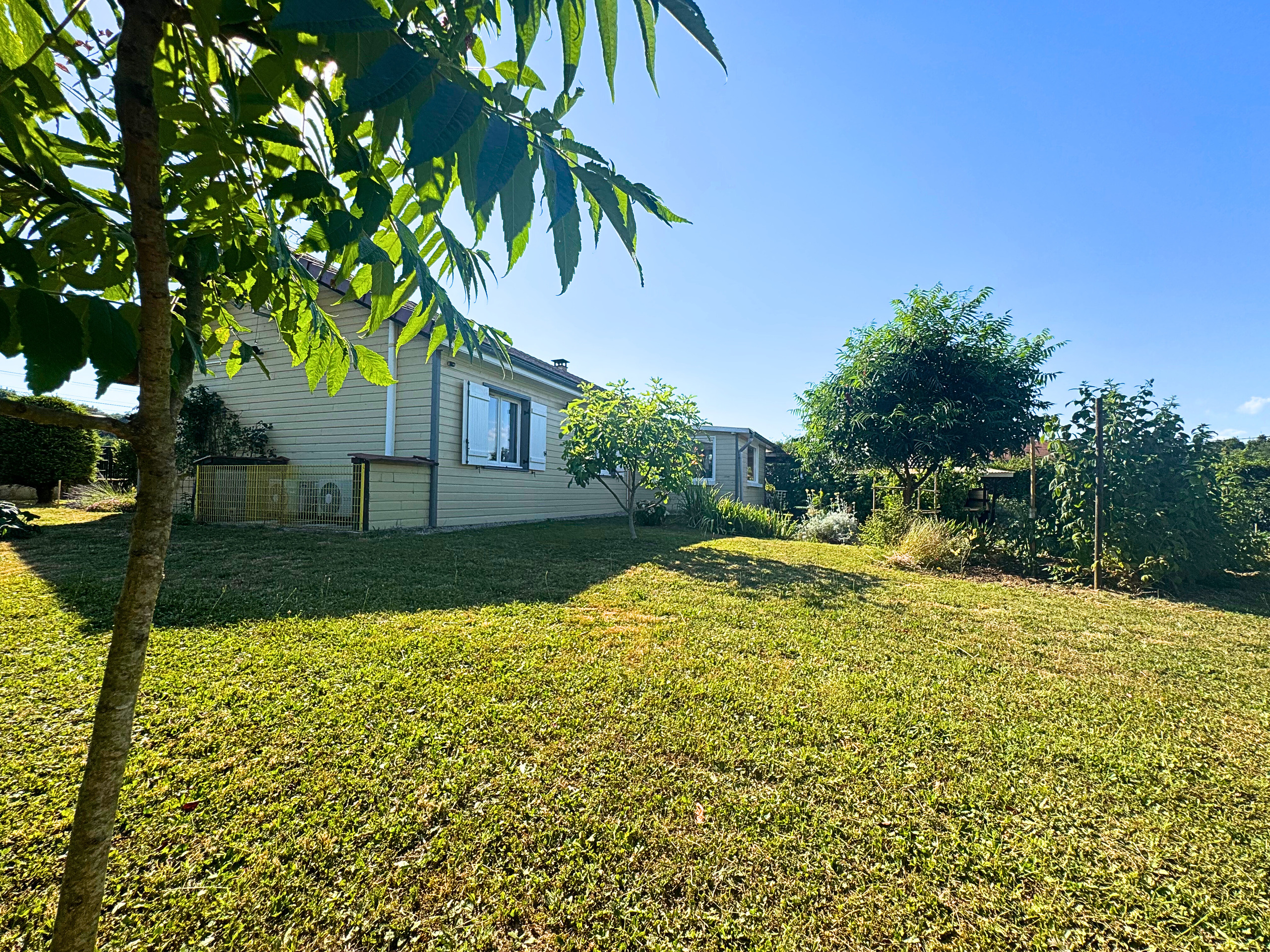Haus mit großzügigem Garten