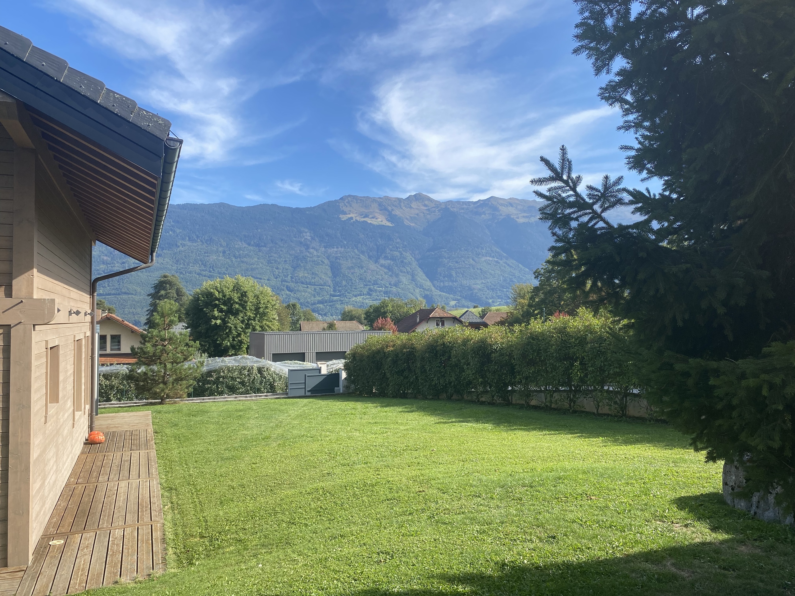Garten mit Bergblick