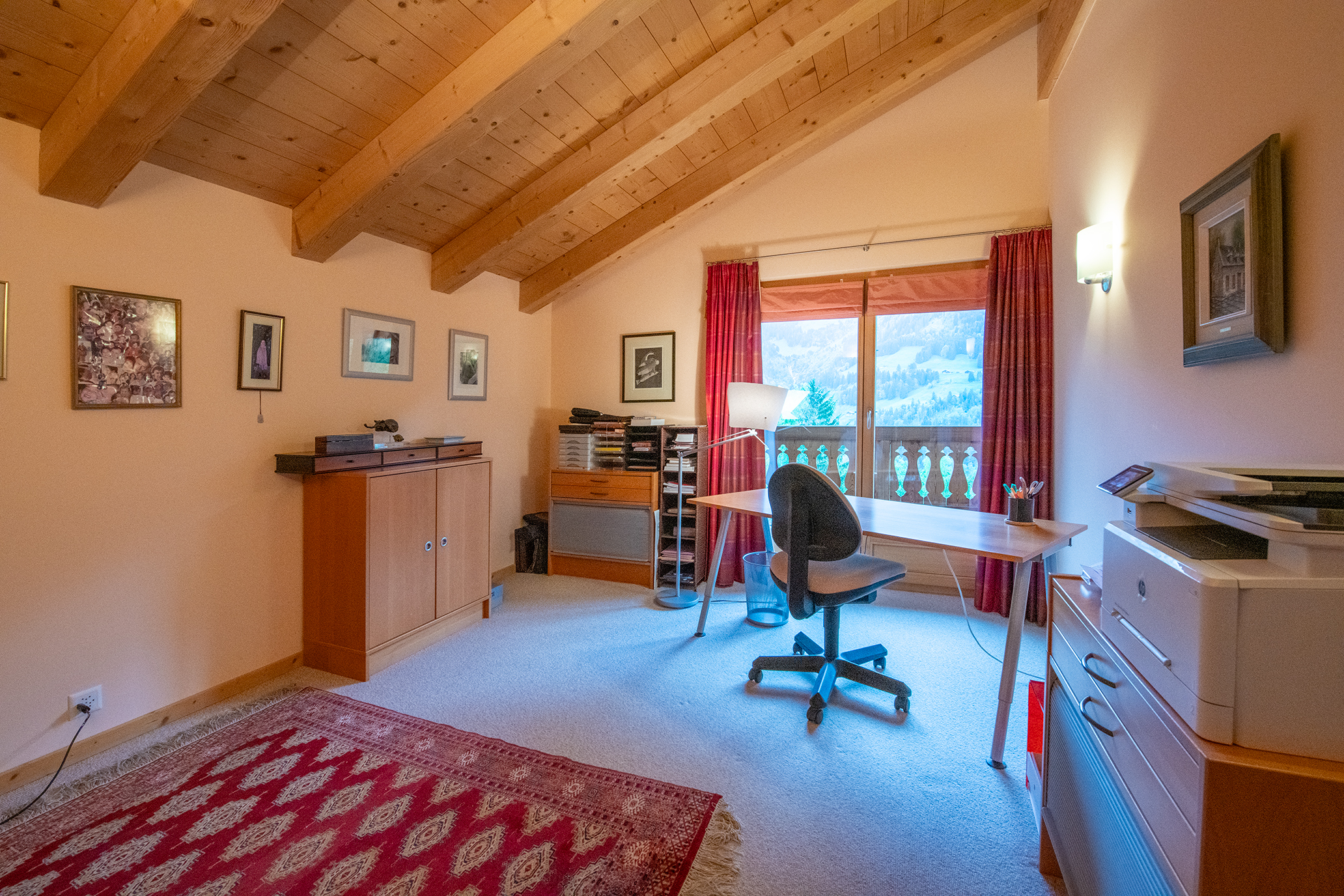 Arbeitszimmer mit Bergblick