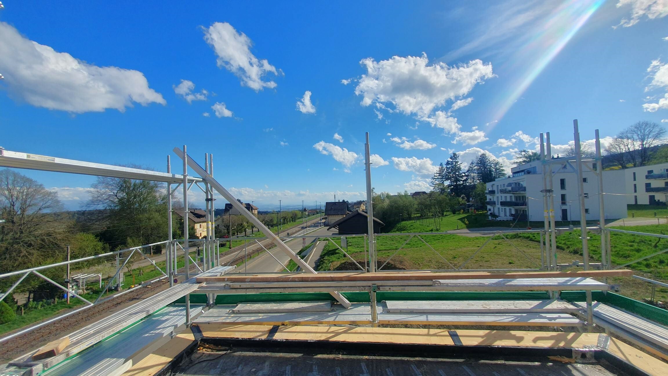 Dachbaustelle mit weitem Ausblick