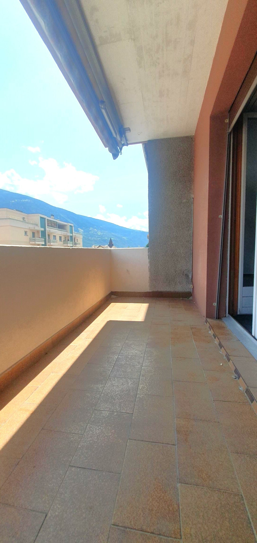 Balkon mit Bergblick