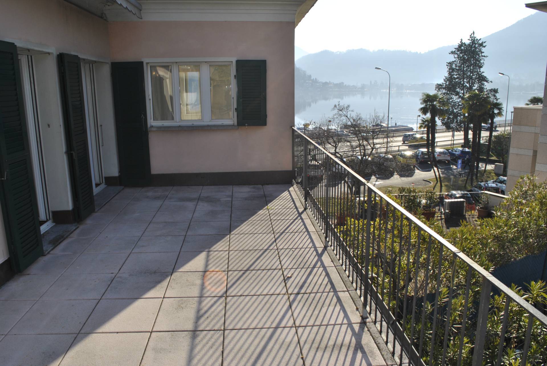 Balkon mit Seeblick