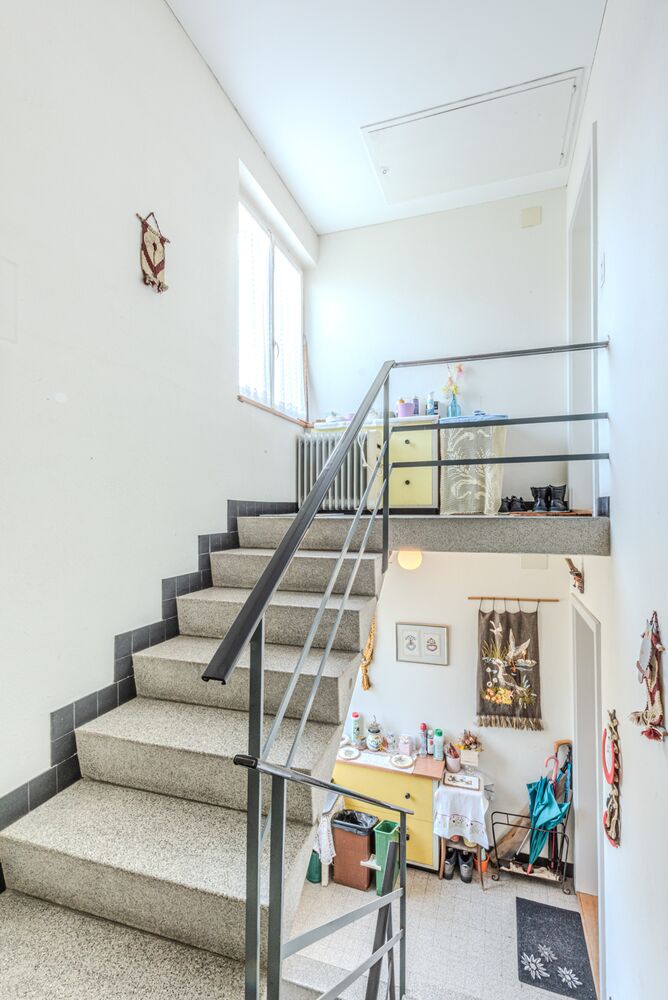 Treppenhaus mit offener Galerie