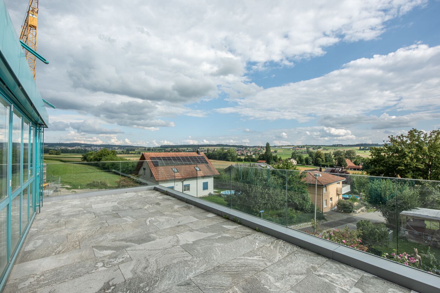 Großzügige Terrasse mit Panoramablick