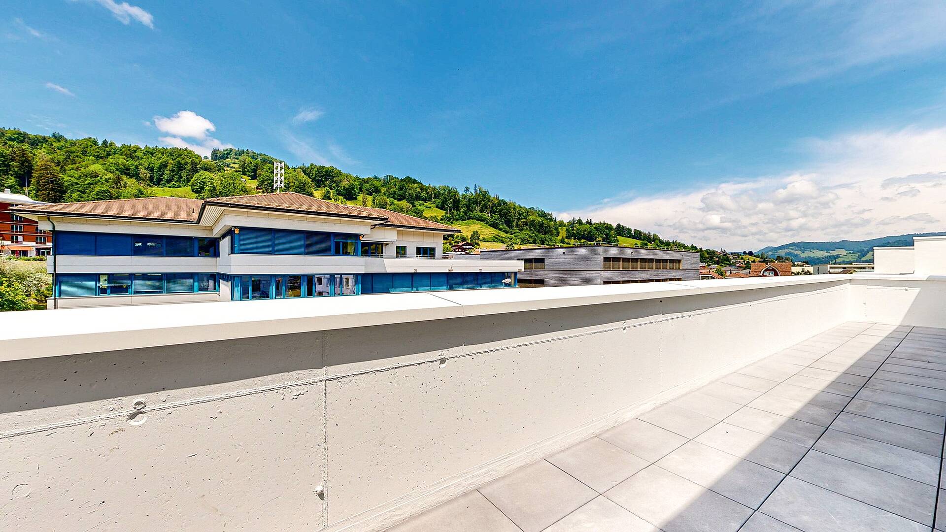 Dachterrasse mit Bergblick