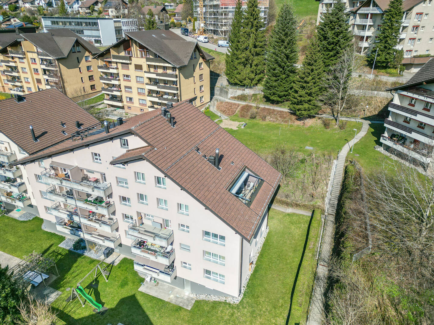 Wohnhausanlage aus der Vogelperspektive