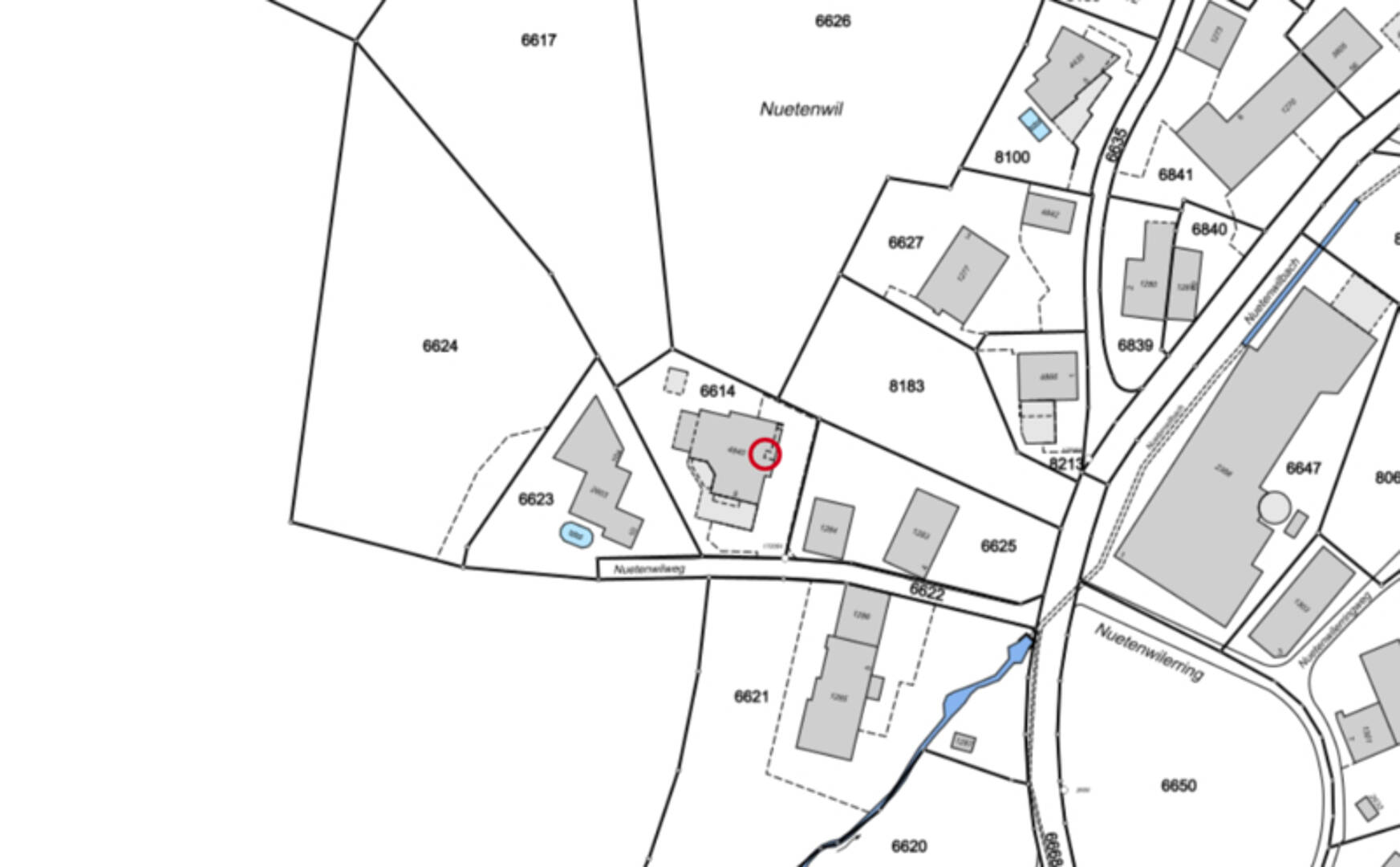 Lageplan mit Grundstücksgrenzen und Gebäudekonturen
